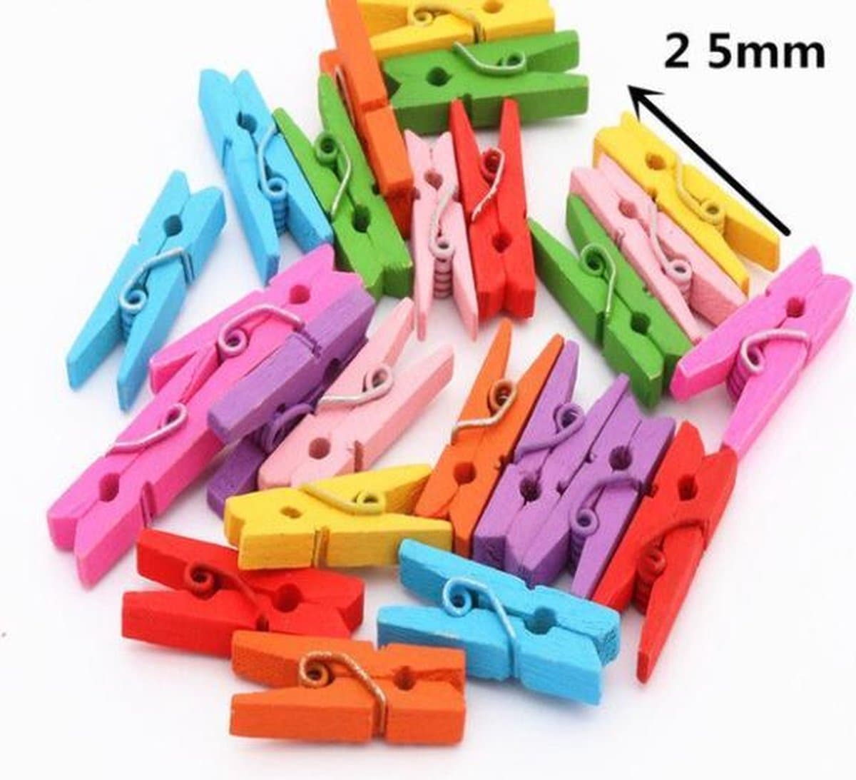 Kleine houten mini knijpers - 50 STUKS - Mix - Knijpertjes - Fotoknijpers - Geboorte wasknijpers - 2.5 CM - Kaartknijpers - Foto knijpers - Knijper om foto's aan op te hangen - Fotohouder - Knijpers - Wasknijpers - Kerstkaart hangers - Polaroid - Mix — afbeelding 1