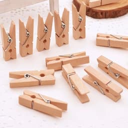 Decopatent - 10 Stuks Mini Fotoknijpertjes - 35mm Lang - Kaartknijpertjes - Kleine mini wasknijpers - Hout - Kaarten Kerstkaart knijpers - Houten clips voor fotos — thumbnail 3