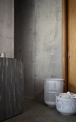 Zone Denmark Ume Wasmand - 30 liter - Soft Grey (grijs) - Kunststof - Ronde Wasmand met Hengsel - Kleine Wasbox of Opbergmand — thumbnail 4