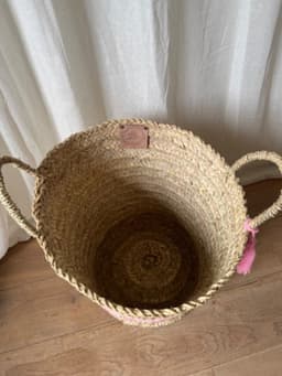Wasmand - Grijs - Was – Mand - Badkamer - Opbergmand - Palmblad - Laundry - Laundrybasket- Rieten mand - Speelgoed - Opbergen - Pompon - Wol – Geschenk - Kinderkamer - Handgemaakt - Decoratie - Geboorte - Cadeau — thumbnail 4