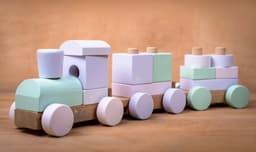 Houten stapel trein - roze paars met groen | Spelen | Liebelini — thumbnail 4