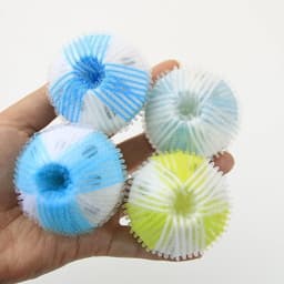 SnelShoppen - 24 Stuks Dierenhaarverwijderaar Wasmachine - Herbruikbare Pluisballen voor Dierenharen - Nylon - Geel en Blauw - Effectief en Praktisch — thumbnail 5