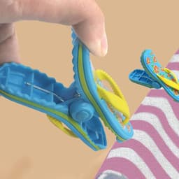 Flip Flop Strandhanddoekharingen - 4 stuks - Veilige reisclips voor ligstoel - Jumbo-clip voor strand, tuin, zwembad, zonnebed of ligstoel - wasdeken en wasknijper van TRIXES — thumbnail 3
