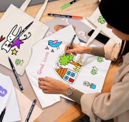 Textielstiften, wasmachinebestendig, 30 kleuren, textielverf, permanent, niet giftig, voor T-shirts, stoffen zakken, schoenen, knutselen, textielstiften voor kinderen en volwassenen — thumbnail 2