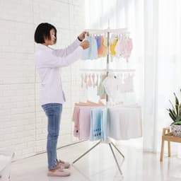 Opvouwbaar kleding droogrek met 24 Clips en 32 Handdoeken Stangen - Ruimtebesparende Staande Kledinghanger voor Babykleding, Sokjes en Luiers — thumbnail 5