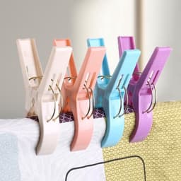 Set van 12 grote kunststof badlaken knijpers in 4 verschillende vrolijke kleuren, windvaste handdoekclips voor strandlakens, badhanddoeken en dagelijks wasgoed — thumbnail 3
