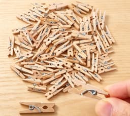 Mini fotoknijpertjes/kaartknijpertjes hout - 50x stuks - 2,5 cm - Kerstkaart knijpers — thumbnail 1