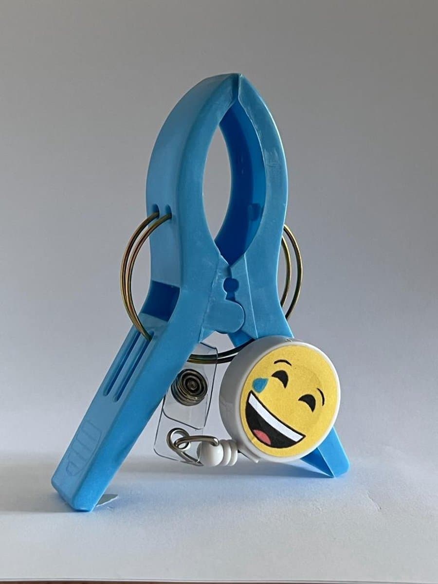 Anti-slipclip - Anti Slip Clip - Blauw - Fiets - Fietsclip - Opwaaiende Rokjes - Jurkjes - Fietsclip - Rokjesclip - Poncho's - Slipclip — afbeelding 1