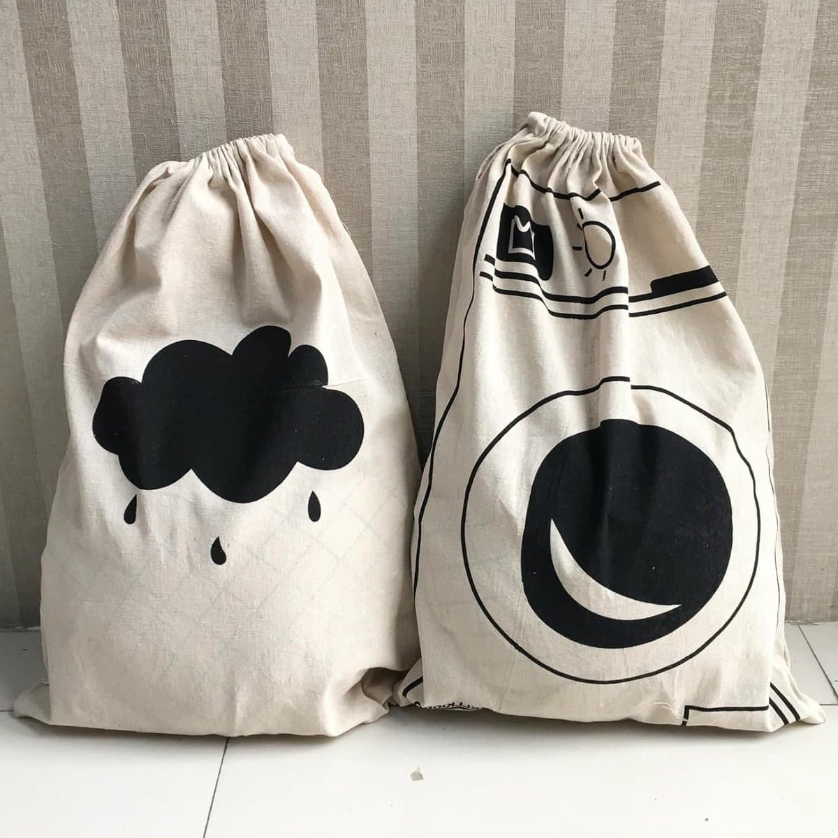 Wasbare Canvas Waszakken met Trekkoord - Set van 2, 60x48cm, Ruime Opbergtassen voor Kleding, Perfect voor Wassen en Organiseren — afbeelding 1