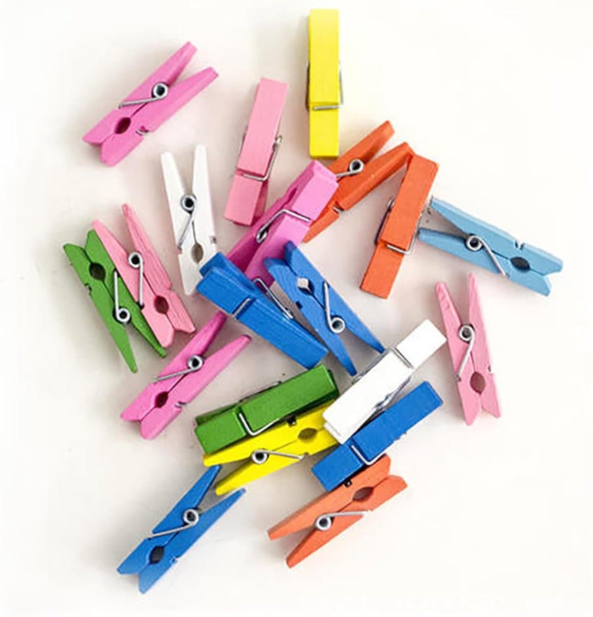 Mini houten wasknijpers 100 stuks - Veelkleurige clipjes voor kleding en foto's — afbeelding 1