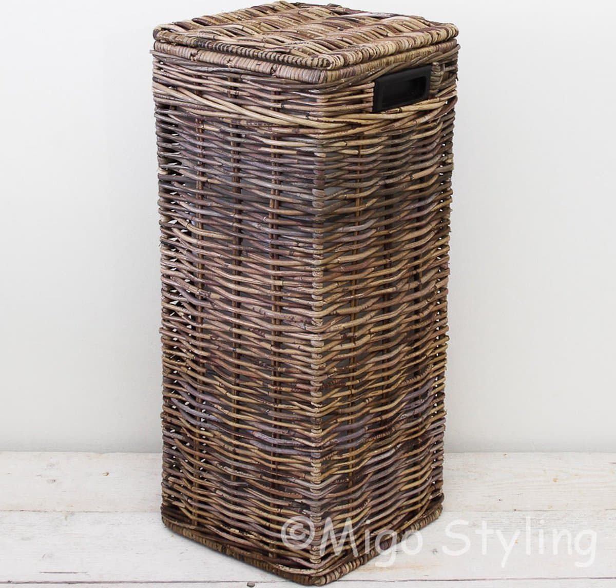 MigoStyling - Wasmand - Smal - Rotan - Riet - Brown - Met deksel - 30 x 30 x H70 cm — afbeelding 1