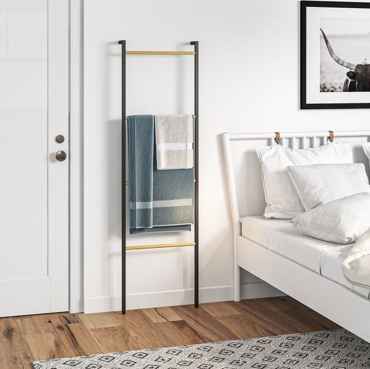 MEUNIQ handdoekladder droogrek 49 x 5,5 x 167,5 cm met 4 stangen, leunend wanddroogrek voor badkamer, slaapkamer of woonkamer, staal en bamboe, zwart — afbeelding 1
