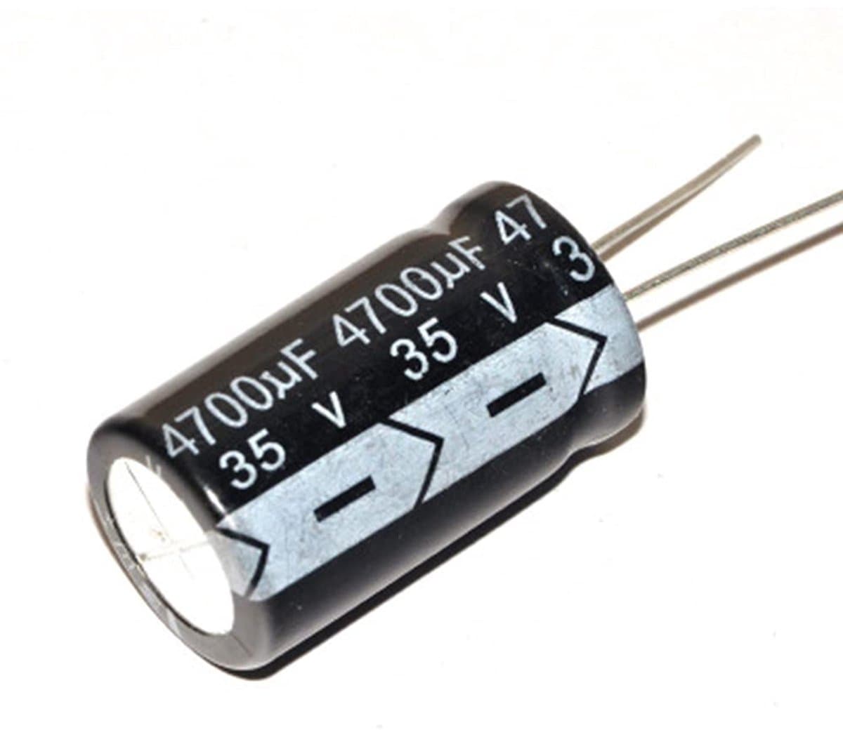 Dailygoods - Electrolytische Condensator 35V/4700uF - Aluminium Capacitor 18x32mm — afbeelding 1
