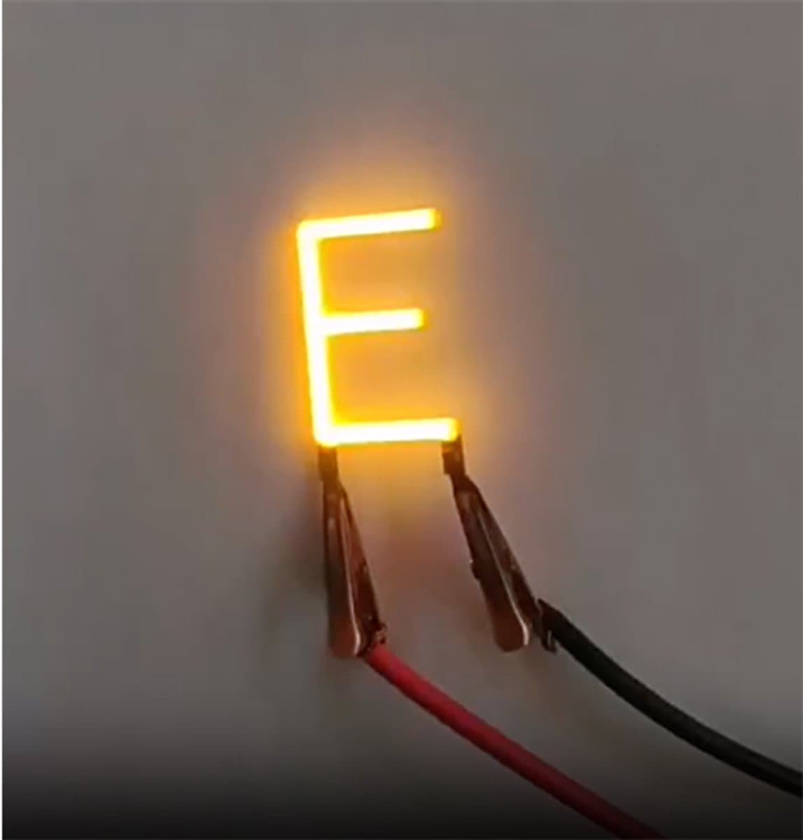 -E- COB LED 3V Filament Letter Geel 3 x 3 cm FPC 2200K 1W Warm-wit — afbeelding 1