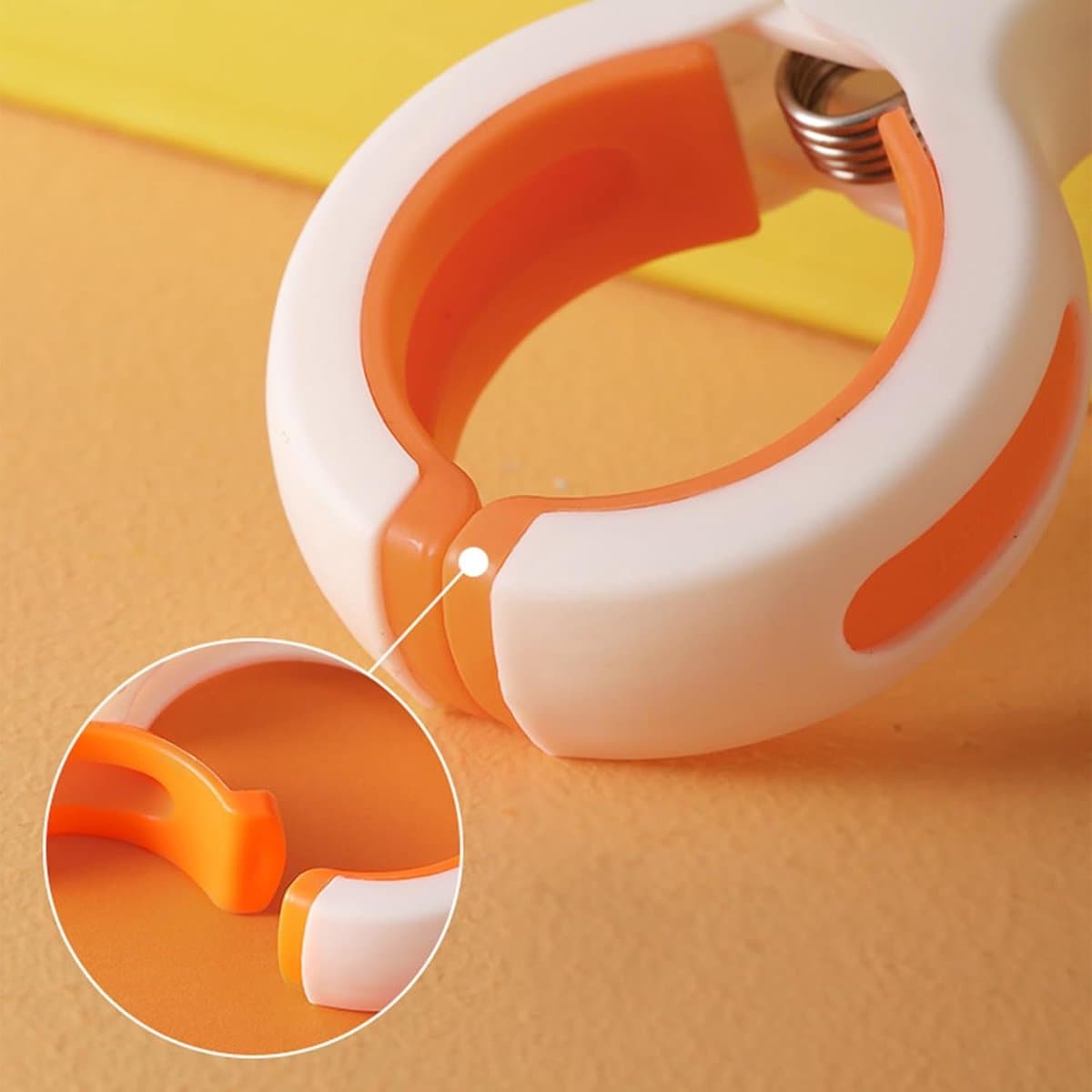 Pack van 8 Grote Kledingknijpers - Handige Handdoekclips - Sterke Winddichte Kledingclips — afbeelding 1