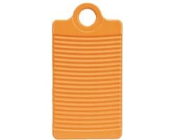 Mini-wasbordje met een golvend streepmotief, ophanggaten en een verdikte, antislip onderkant. Gemaakt van plastic, geschikt voor het wassen van ondergoed, sokken, handdoeken, enz. - Oranje. — afbeelding 1