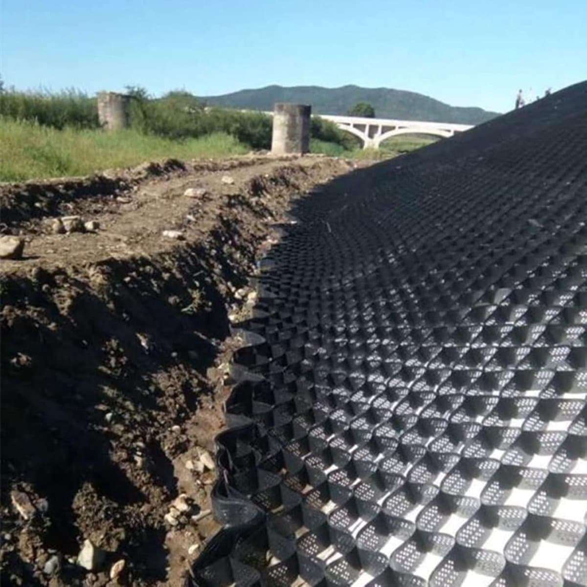Grondrooster Stabilisator - Grindmat Bodemanker - Oprit Stabiliseren - Hoge Draagkracht - 2 x 9 m - Zwart — afbeelding 1