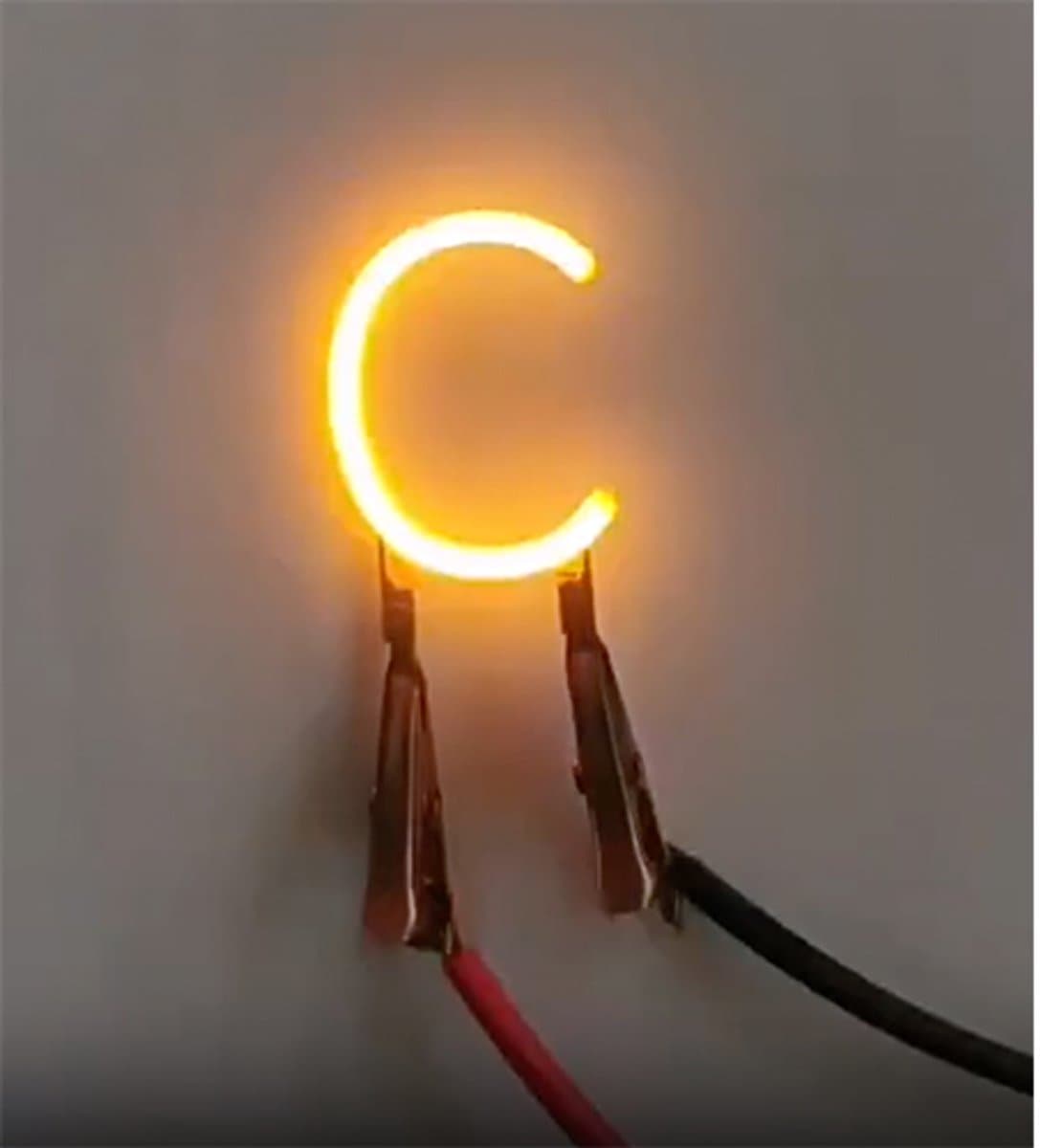 -C- COB LED 3V Filament Letter Geel 3 x 3 cm FPC 2200K 1W Warm-wit — afbeelding 1