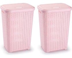 Plasticforte Wasmand met deksel - 2x stuks - 60 liter - lichtroze - rotan - kunststof - L35 x B43 x H62 cm